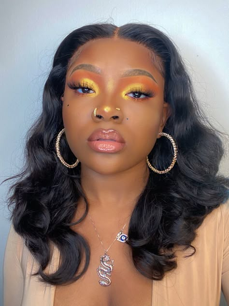 Y2k Inspired Makeup, Maquillage Yeux Cut Crease, Mekap Mata, Brown Girls Makeup, Makeup For Black Skin, Brown Skin Makeup, Smink Inspiration, Gold Eyeshadow, Dope Makeup