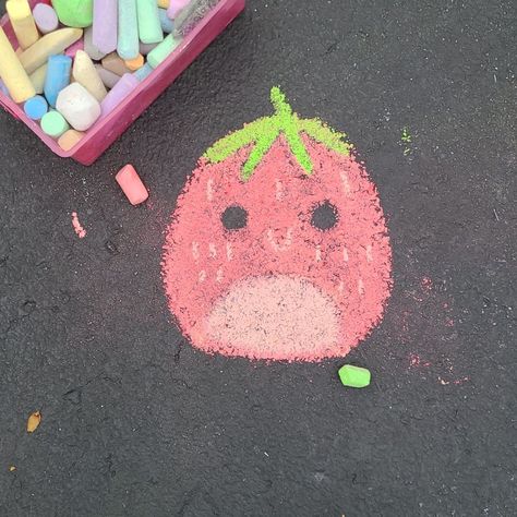 Fruit Chalk Art, Easy Things To Draw With Chalk, Cool Chalk Ideas, Simple Chalk Art, Cute Chalk Drawings, Chalk Art Easy, Easy Chalk Art, Chalk Art Quotes, Easy Chalk Drawings