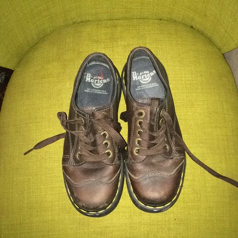 Like New Dr. Martens. They’re Size 5 But Would Best Fit A Women’s 6 1/2 To 7 Vintage Brown Shoes, Hiking Fits Fall, Docs Loafers, Brown Docs, Brown Doc Martens, Winter Core, Thrift Ideas, Vintage Dr Martens, Hiking Fits