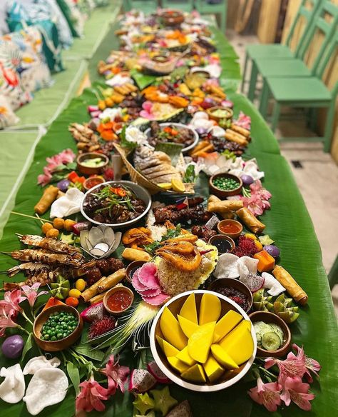 Call 678-231-2122 or email us at kamayanatl@gmail.com to reserve Kamayan Feast Ideas, Kamayan Food Ideas, Filipino Party Food, Kamayan Feast, Filipino Food Party, Vietnamese Dinner, Atl Restaurants, Filipino Restaurant, Wine Presentation