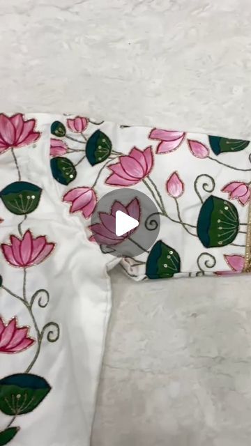 Hand Paint Blouse Designs, Fabric Paint Designs Blouse, Painting Blouse Designs, Fabric Painting On Blouse Back, Fabric Painting Blouse Designs, Hand Painted Blouse Designs, Blouse Painting Designs, Fabric Painting On Blouse, Hand Painted Blouse