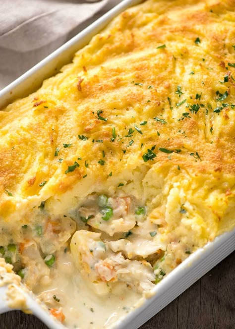 Fish Pie (for Easter!) Creamy Fish Pie, Fish Casserole, Mushroom Pie, Potato Toppings, Fish Pie, Recipetin Eats, Recipe Tin, Smoked Fish, Fish Dinner