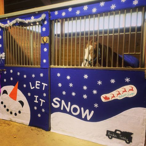 Christmas Horse Stall Decorating Ideas, Horse Stall Christmas Decorations, Christmas Horse Stall, Horse Stall Decorations For Fair, Horse Stall Decorations, Snowman Horse, Christmas Stall Ideas, 4h Fair, Fair Week