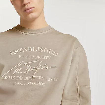 Washed Sweatshirt, Cool Shirt Designs, Minimal Outfit, Oversize Fashion, Mens Clothes, Studio S, New Clothes, Apparel Design, Boys Shirts