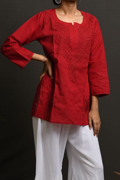 Red Short Kurti, Red Kurti Design, Simple College Outfits, Short Kurti Designs, Chikan Kurti, Red Kurti, Short Kurtis, Short Kurti, Desi Fashion Casual