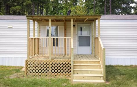 Mobile Home Covered Porch Ideas, Trailer House Porch Ideas, Trailer Porch Ideas, Mobile Home Decks, Mobile Home Patio Ideas, Mobile Home Patio, Covered Porch Ideas, Mobile Home Porches, Mobile Home Landscaping