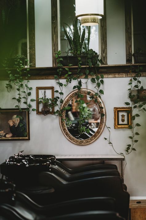 Punk Salon Decor, Cottage Core Hair Salon, Grunge Salon Decor, Witchy Salon Decor, Vintage Beauty Salon Aesthetic, Maximalist Hair Salon Decor, Alternative Salon Decor, Hair Salon Inspo Aesthetic, Earthy Hair Salon