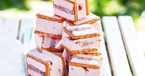 4 ingredients are all you need to make these cool, iced vovo ice-cream sandwiches. Iced Vovo, Aussie Food, Fairy Bread, Aussie Christmas, Australian Food, Christmas Lunch, Australia Day, Ice Cream Sandwich, Ice Cream Cake