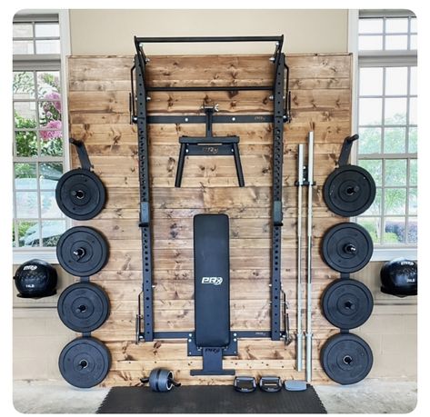 Home Gym With Squat Rack, Garage Gym Transformation, Accent Wall Gym, Home Weight Room, Wall Gym, Club Design Interior, Small Home Gym Ideas, Gym Space, Home Gym Basement