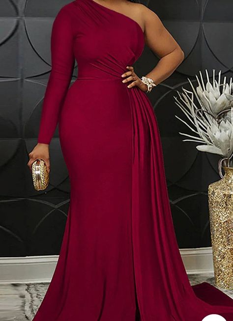 Satin Dress Plus Size, Plus Size Gala Dress, Types Of Dresses Styles, Burgundy Satin Dress, One Shoulder Evening Dress, Long Party Gowns, Gorgeous Bridesmaid Dresses, Classy Gowns, Chic Dress Classy