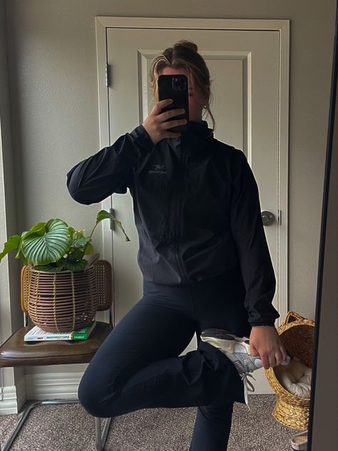 Rainy day outfit inspo 
All black outfit 
Casual outerwear Black Anorak Jacket Outfit, Black Windbreaker Outfit, Lightweight Jacket Outfit, Arcteryx Outfit, Black Jacket Outfit, Arcteryx Jacket, Windbreaker Outfit, Collage Outfits, North Face Windbreaker