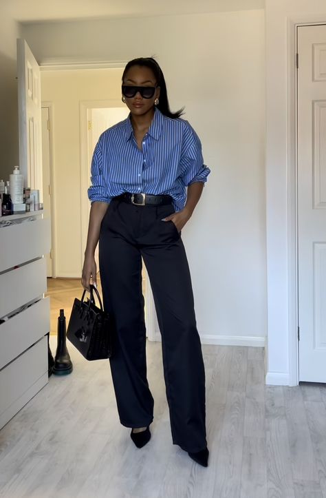 Flare Pants Business Casual, Relaxed Tailored Style, 90s Business Woman Aesthetic, Office Fashion Black Women, Personal Banker Outfit Work Clothes, Classy Corporate Outfits For Women, Monochromatic Outfit Business Casual, Work Outfits Women Office Casual, Monochrome Office Outfit