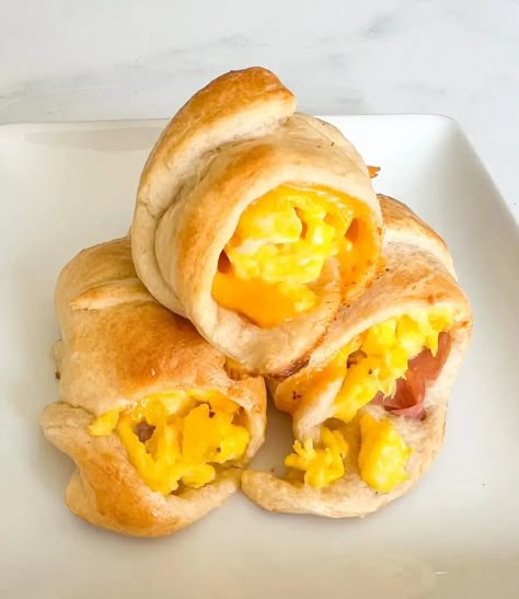 Ham, Egg and Cheese Crescent Rolls - Keeping On Point Egg And Cheese Crescent Rolls, Easter Pretzels, Cresant Rolls, Crescent Roll Apple Pie, Crescent Roll Dough Recipes, 2 Ingredient Bagels, Crescent Rings, Crescent Roll Casserole, Crescent Breakfast