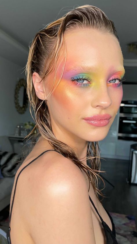 All Posts �• Instagram Rave Makeup Colorful, Pride Make Up, Colorful Eyeshadow Ideas, Prism Makeup, Fun Make Up Ideas, Pride Makeup Looks, Pride Makeup Ideas, Artistic Makeup Ideas, Colorful Eyeshadow Looks