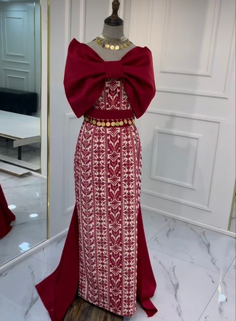 Henna Dress Arabic, Henna Party Dress, Henna Decoration Ideas Decor, Body Con Dress Outfit, Modest Dresses Fashion, Henna Night, Cape Wedding Dress, Henna Tattoo Designs Simple, Henna Party