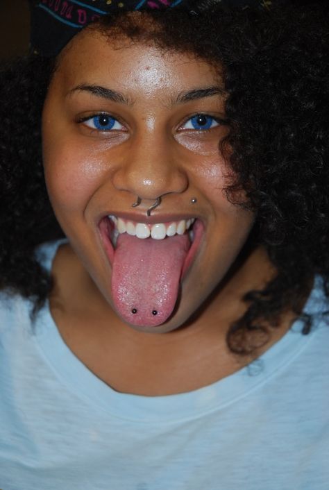 different idea for tongue piercing, Surface Piercing Tongue, Surface Tounge Piercing, Middle Tongue Piercing, Frog Eyes Piercing Tongue, Frog Eye Piercing Tongue, Frog Eyes Piercing, Surface Tongue Piercing, Snake Bite Piercing Tongue, Gems Aesthetic