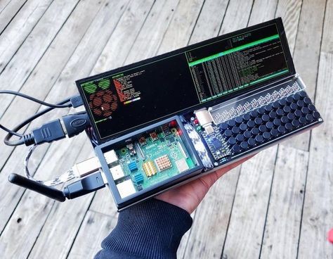 Cyberdeck Build, Cyberdeck Diy, Cool Raspberry Pi Projects, Cool Electronic Gadgets, Cyberpunk Tech, Pi Computer, Raspberry Pi Computer, Wearable Computer, Computer Projects