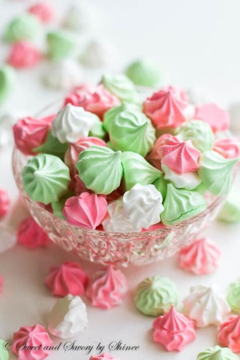 Light as air, melt-in-your-mouth sweet little meringue cookies are fun and colorful for any occasion! Easy Meringue Cookies, Meringue Mushrooms, Easy Meringues, Best Christmas Cookie Recipe, Best Christmas Cookies, Meringue Cookies, Sweet Cookies, Cookies Recipes Christmas, Cookie Monster