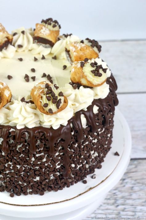 Cannoli Cake Recipe, Chocolate Chip Cake Recipe, Cannoli Cake, French Vanilla Cake, Cake Mix Ingredients, Moist Vanilla Cake, Impressive Desserts, Sheet Cake Recipes, Decadent Cakes