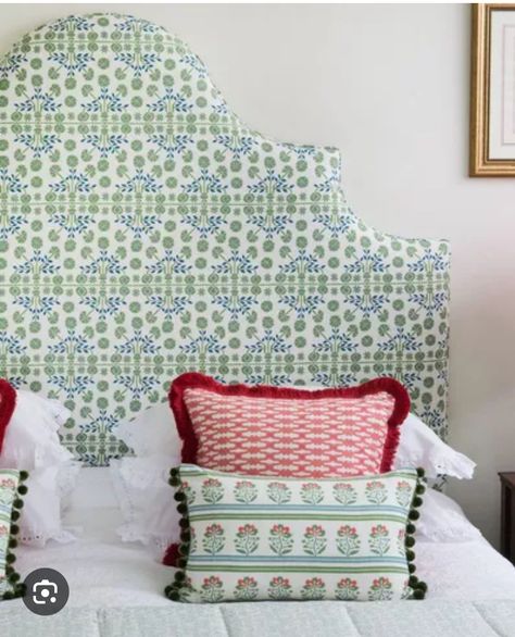 1930s House Interior, Charlotte Gaisford, Headboard Inspiration, Country Fabric, Twin Room, Vintage Colour Palette, Cottage Room, Gorgeous Bed, Decorating Advice