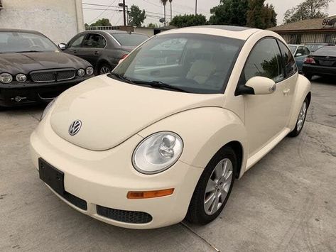 Volkswagen Cars, Beetle Vw, Car Dream, Volkswagen Beetle Convertible, Motos Vintage, Bug Car, Beetle For Sale, Volkswagen New Beetle, Car Deco