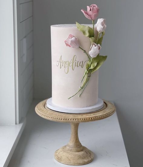 Cake With Tulips, Double Barrel Cake, Tulip Cake, Elegant Birthday Cakes, Tall Cakes, Cakes Decorating, Cake Flower, Cakes For Women, Gum Paste Flowers