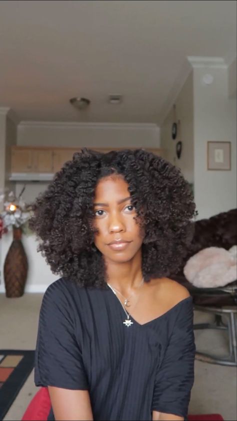 Long Type 4 Hair Hairstyles, 4b Haircut, Medium Length Natural Hair Black Women, Natural Hair Shape, Curly Afro Black Women, Natural Hair Side Part, Hairstyles For 3c Natural Hair, Long 4b Hair, Natural Hair Middle Part