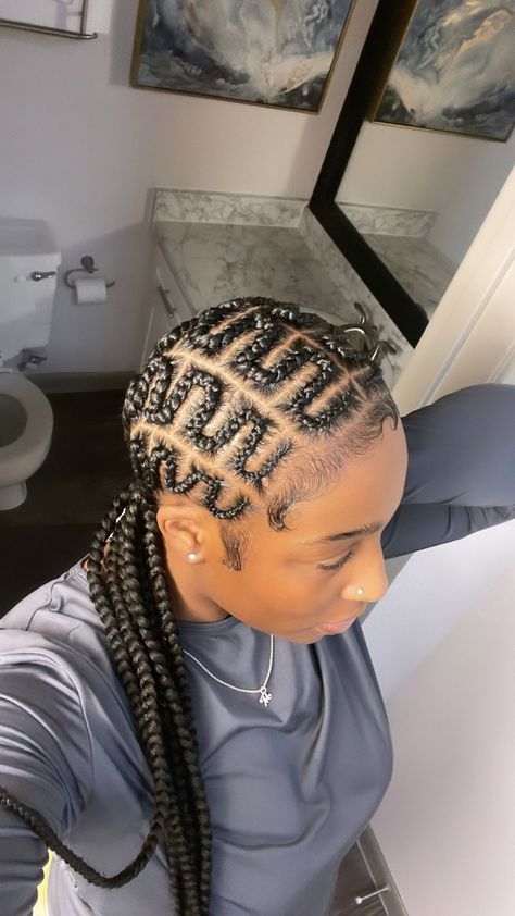 Corn Roll Designs, Zig Zag Straight Backs, Long Face Bridal Hairstyles, Zigzag Feed In Braids, Spiral Cornrow Braids, Zig Zag Cornrows Braids Black Women, Zig Zag Straight Back Braids, Zigzag Stitch Braids, Model Cornrows