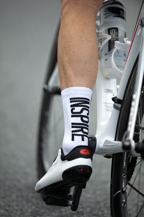 Cycling Socks Design, Sport Socks Design, Nike Socks Aesthetic Outfit, Outfits With Nike Socks, Nike Socks Aesthetic, Nike Socks Women, Nike Socks Outfit, Sock Inspiration, Black Nike Socks