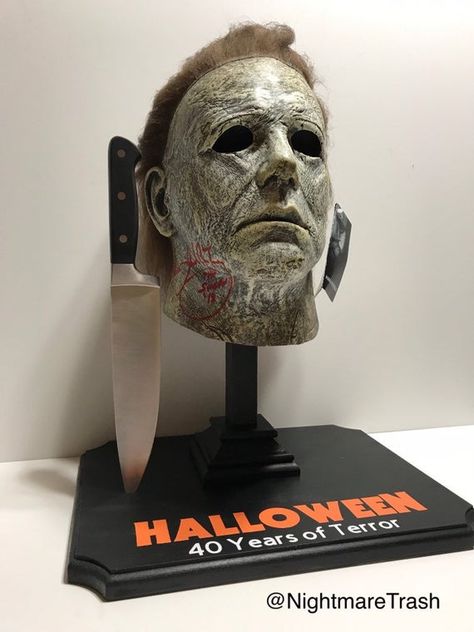 Michael Myers 2018, New Halloween Movie, Jason Voorhees Hockey Mask, Horror Room, Horror Merch, Michael Myers Mask, Halloween Logo, Jason Mask, Halloween Props Diy