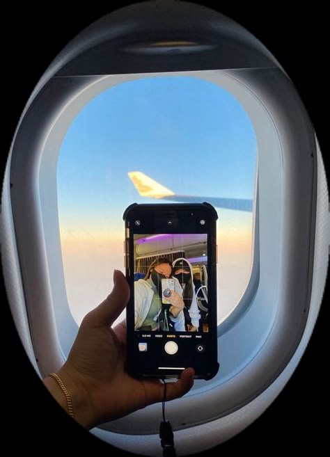 Photo Ideas In Plane, Airplane Pictures Instagram, Airplane Poses Instagram, Airplane Pics Aesthetic, Airplane Pictures Ideas, Plane Pictures Aesthetic, Airplane Pic Ideas, Plane Photos Instagram, Airplane Selfie Aesthetic