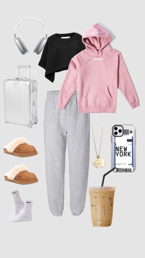 Bestie Airport Outfits, Airport Outfit To Florida, Oversized Sweatshirt Airport Outfit, Airport Outfit Cardigan, Airport Outfit Shuffles, Florida Vacation Outfits, Airport Fits, Uggs Outfit, Cute Lazy Day Outfits