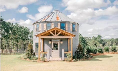 Outdoor Clawfoot Tub, Grain Bin Homes, Grain Bin Ideas, Silo Ideas, Silo Homes, Silo Home, Grain Bin House, Bin House, Grain Bins