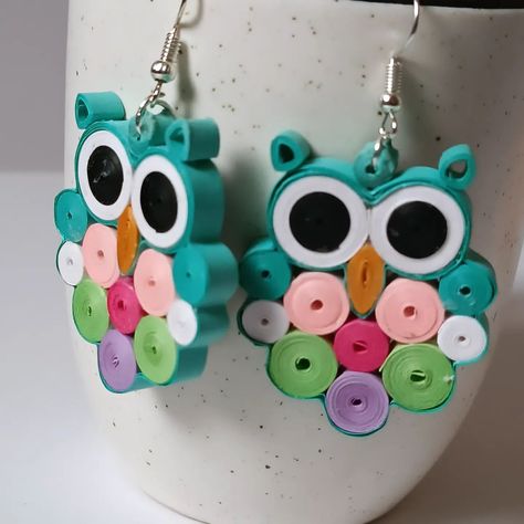 Classy owl earrings ✴️Classy, lightweight, waterproof, handmade, detailed✴️ Order now and get rid of weights and any more torture to your ears. DM for queries and orders. #quilled #quilling #earrings #waterproof #delicate #designer #handmade #handmadejewelry #handmadewithlove #quilledpaperart #quillings #paperart #lightweight #lightweightjewellery #quilledearrings #quilledearrings❤ #owldesign #prettyearrings #earringsoftheday #handmadecrafts #ordernow #ordernow‼️ #madewithlove #earringsof... Quilling Earrings Easy, Quilling Keychains, Paper Keychain, Painted Mirror Art, Quilled Earrings, Easy Mandala, Painted Mirror, Paper Quilling Jewelry, Easy Mandala Drawing