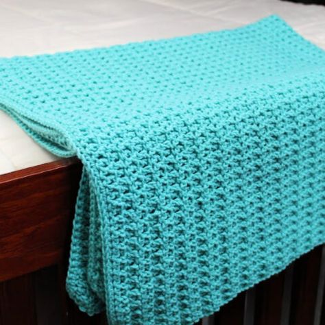 Crotchet Blankets, Easy Blanket Pattern, Crochet Quilts, Lap Blankets, Easy Blanket, Crochet Throw Pattern, Foundation Single Crochet, Crochet Blanket Pattern Easy, Crocheted Blanket