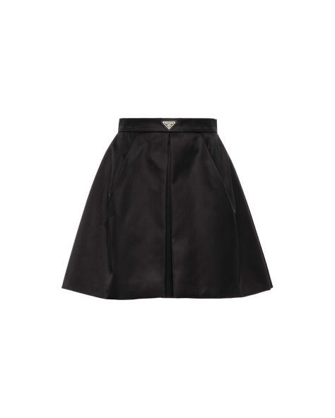 A sleek, feminine character is combined with clean, geometric lines in this miniskirt made of Re-Nylon, a regenerated fabric produced from recycled plastic materials collected in the ocean. A refined inverted pleat on the front enhances the silhouette of the garment decorated with the enameled metal triangle logo that stands out on the belt. Prada Clothes, Skirt Png, Prada Skirt, Outfit Png, Triangle Logo, Skirt Design, Kpop Outfits, Aesthetic Outfits, Polyvore Fashion