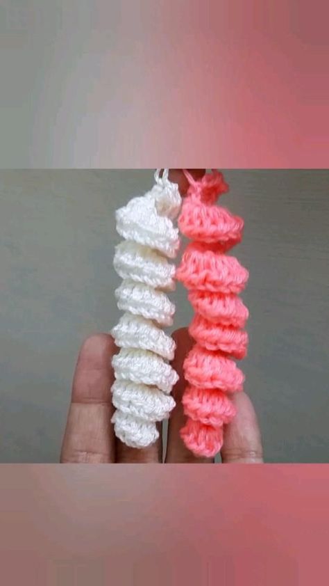 Cincin Diy, Octopus Legs, Crochet Curls, Spiral Crochet, Crochet Ornament Patterns, Crochet Tutorial Pattern, Crochet Stitches Free, Crochet Jewelry Patterns, Crochet Edging Patterns