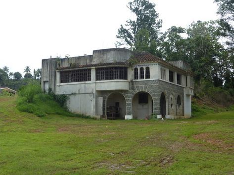 Lares Puerto Rico, Places In Puerto Rico, Abandoned Library, Franciscan Friar, Nature And Technology, Porto Rico, Spring Nature, Weird And Wonderful, Abandoned Houses