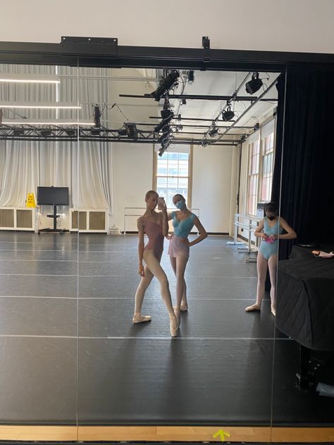 Summer Intensive Ballet, Ballet Summer Intensive Aesthetic, Joffrey Ballet School Nyc, Ballet School Aesthetic, Ballet Besties, Ballet Summer Intensive, Dance Intensive, Dancer Aesthetic, Nyc Ballet