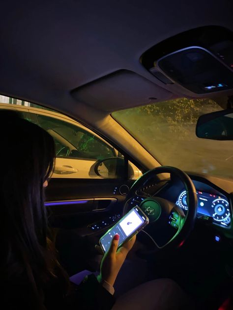 Car Night Pictures, New Car Story Instagram, Picture Inside The Car, A Girl Driving A Car, Women Driving Car, Girl Driving Car, Teenage Driving, Rabbit Wallpaper, Cool Galaxy Wallpapers