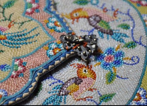 Peranakan Beaded Wedding Purse with Silver Fittings (Oh Pao) - Michael Backman Ltd Peranakan Beaded Shoes, 3rd Grade Art Lesson, Baba Nyonya, Beaded Shoes, Singapore Food, Beadwork Embroidery, Bead Embroidery Tutorial, Wedding Pillows, Wedding Purse