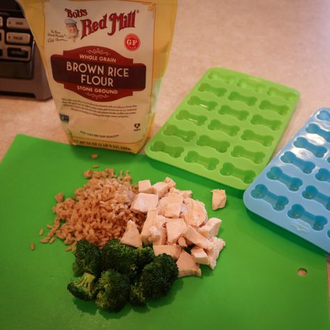 Broccoli and Chicken Dog Treats Chicken Dog Treats Recipes, Training Treats For Dogs, Broccoli And Chicken, Chicken Dog Treats, Healthy Broccoli, Chicken Dog, Easy Dog Treat Recipes, Dog Biscuit Recipes, Healthy Dog Treats Homemade