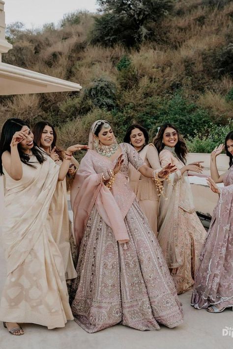 Desi Bridesmaids, Bridesmaid Poses, Ivory Bride, Bridesmaid Photoshoot, Wedding Dresses Men Indian, Bridesmaids Groomsmen, Latest Bridal Dresses, Wedding Planning Decor, Bride Sister