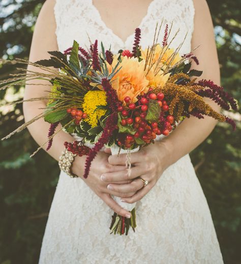 Unique Bridal Bouquet Veronica Plant, Unusual Wedding Bouquets, Wheat Bouquet, Unique Bridal Bouquets, Fall Wedding Ideas, Wedding Bouquets Bride, Unusual Weddings, Unique Bouquet, Bouquets Wedding