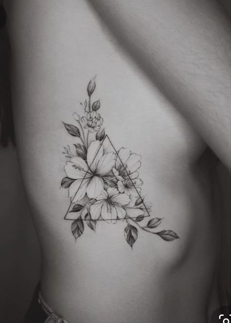 Womens Rib Tattoo, Tattoo On Ribs For Women, 1st Tattoo Ideas For Women, Rib Tats, Geometric Shape Tattoo, Geometric Flower Tattoo, Rib Tattoos For Women, Yoga Tattoos, Tato Henna