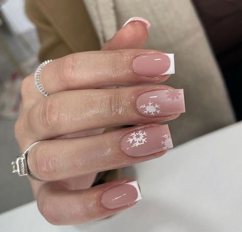 French Winter Nails Snowflake 2023-2024 16 Ideas: Embrace the Frosty Glamour - women-club.online Cute Christmas Nails French Tip, Simple Christmas Nails Short French Tip, Minimalistic Winter Nails, Simple Winter Nails Short Gel, Nails For Winter Short, Short White Winter Nails, Winter Christmas Nails Simple Short, Christmas Nails Winter White, Winter Short Nails Ideas