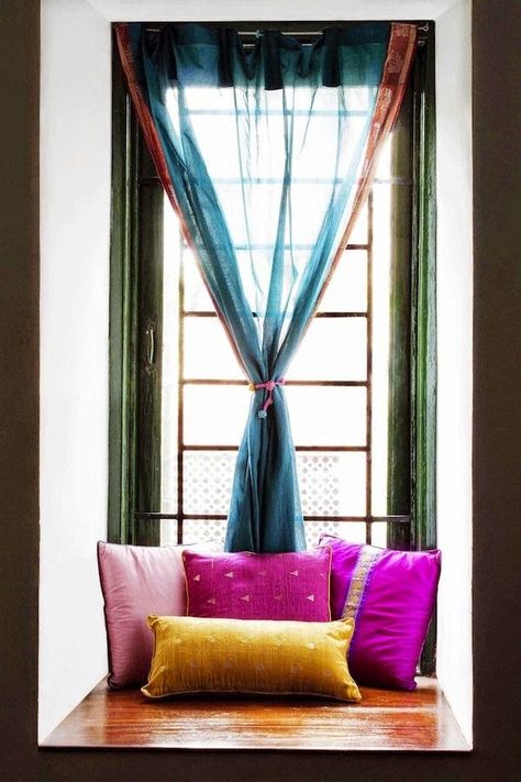 Saree Curtains, House Interior Design Bedroom, India Decor, Traditional Curtains, Indian Interiors, Ethnic Decor, Indian Homes, Indian Decor, Indian Sari