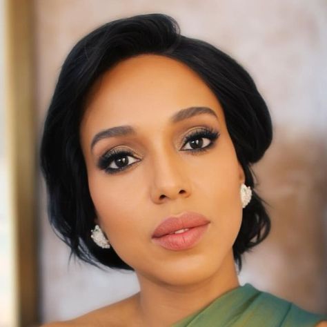 Kerry Washington on Instagram: "Nothing better than a night of Black excellence 🖤👌🏾#NAACPImageAwards" Kerry Washington Makeup, Kerry Washington Style, Face Style, Long Face, Kerry Washington, Ad Campaigns, Long Faces, Dark Skin Makeup, March 16