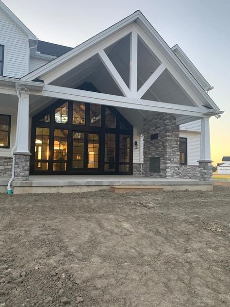 Kitchen With Sliding Doors To Outside, Barndominium Backyard Ideas, Modern Ranch House Interior Decor, Barndominium Modern Farmhouse, Barndominium Patio Ideas, Modern Farmhouse Exterior Ideas, Barndominium Elevation Ideas, Back Of House Exterior, Barndo With Foyer