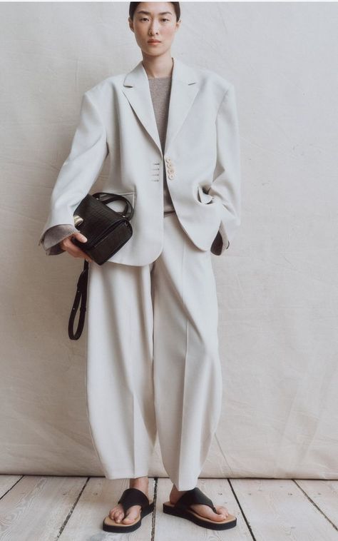 https://www.modaoperandi.com/women/p/by-malene-birger/biena-oversized-twill-blazer/560516 Minimalism Clothes, Oversized Outfit, Woman Suit Fashion, Androgynous Fashion, Summer Suits, Outerwear Vest, Designs For Dresses, Suit Designs, Business Suit